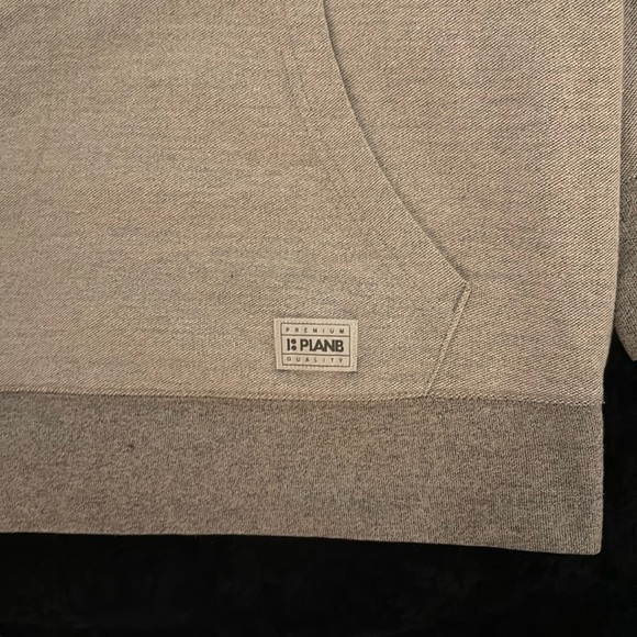 Plan B crew neck W/ kangaroo pouch - Picture 3 of 5